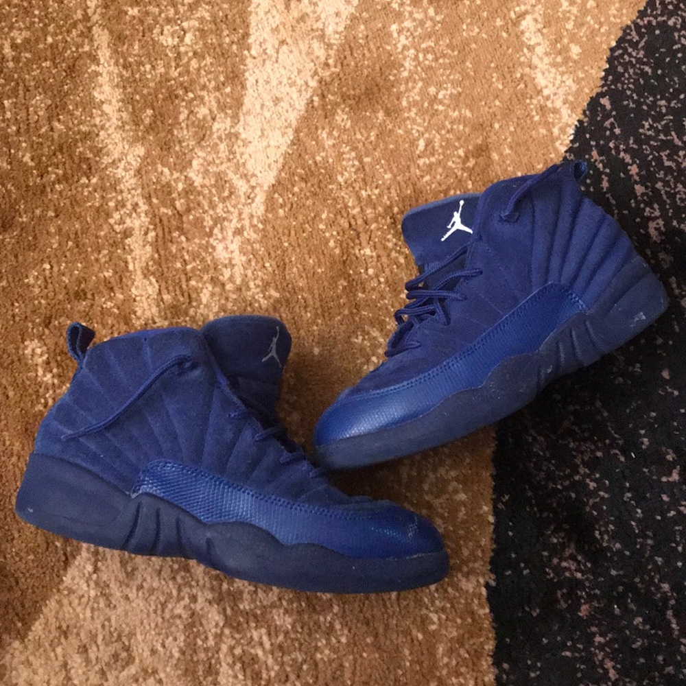 Worn Royal Blue Jordan 12’s kids size 3 Youth